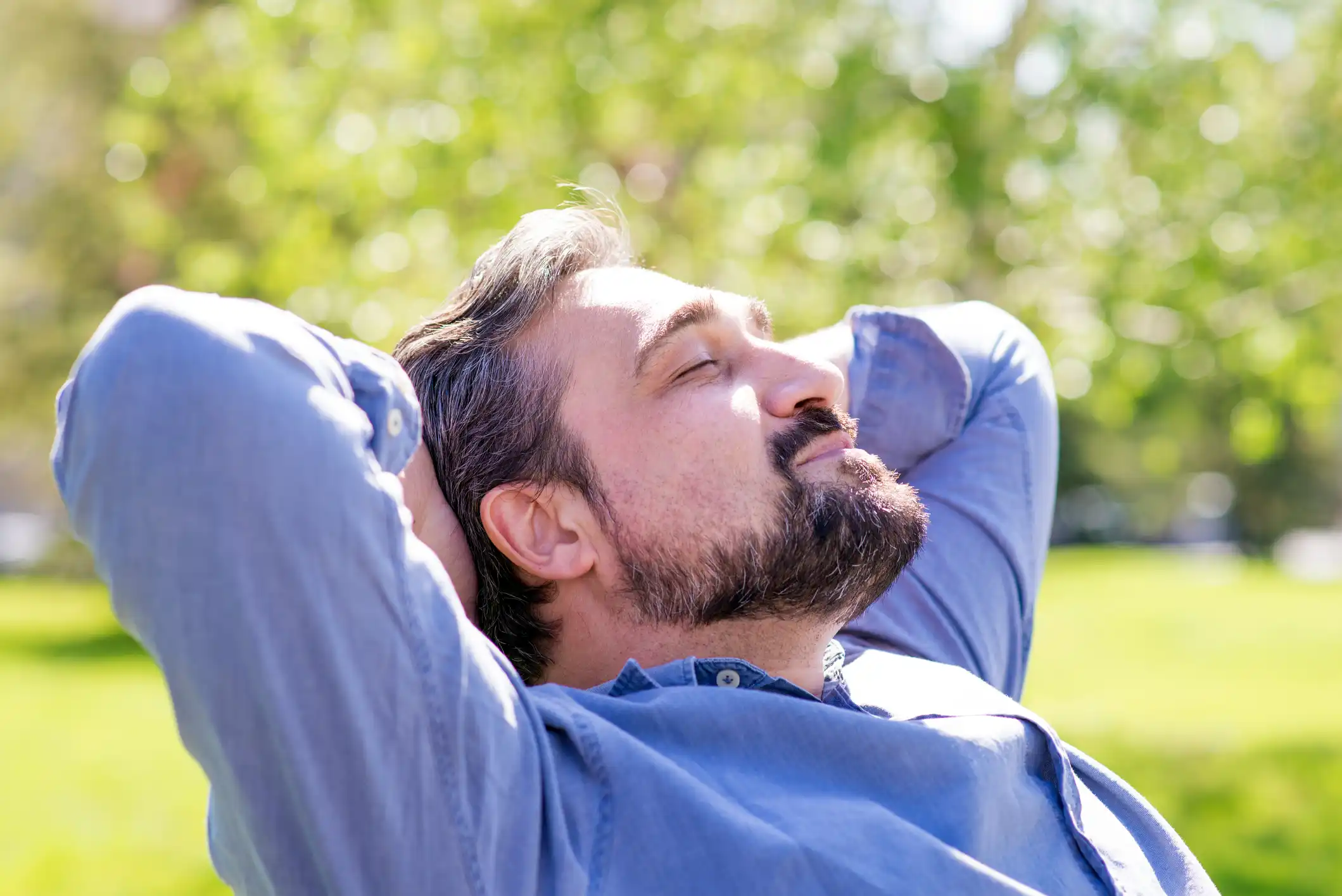 orologio circadiano e longevità uomo che dorme